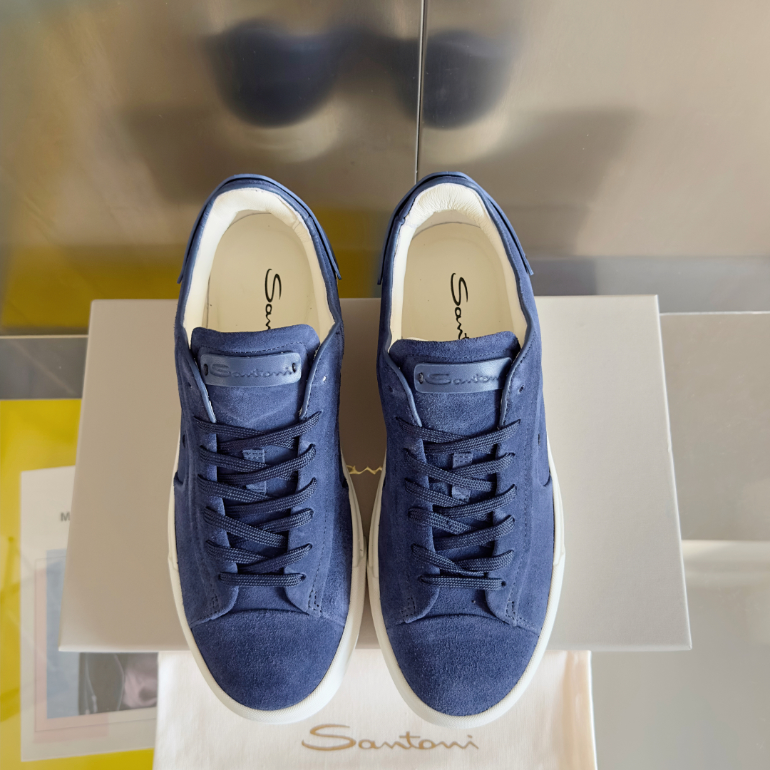 顶级版本：男款
Santoni 圣东尼 最新 黑白休闲 运动鞋 板鞋 小白鞋
原版购入开发 做货 从最深