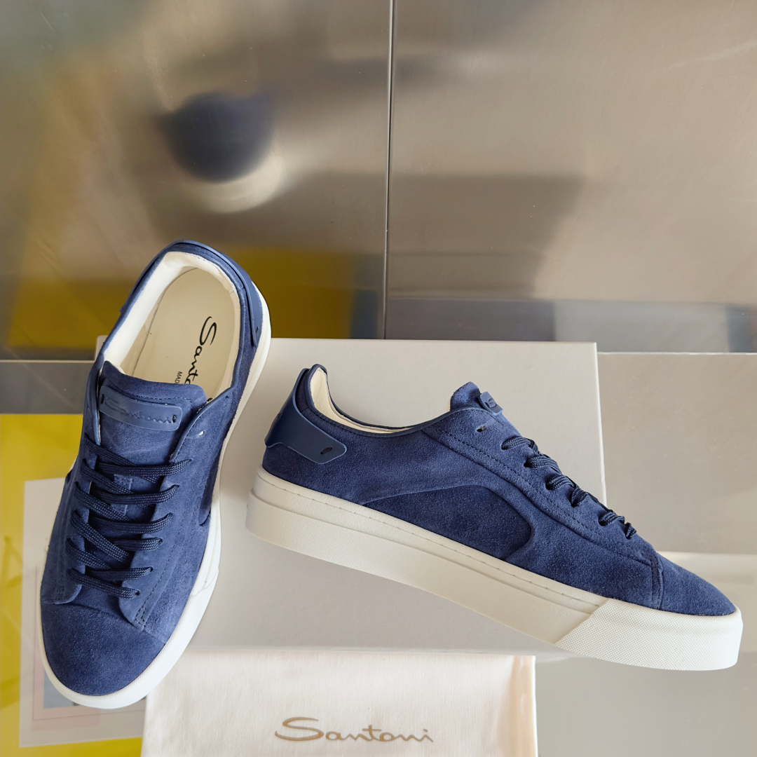 顶级版本：男款
Santoni 圣东尼 最新 黑白休闲 运动鞋 板鞋 小白鞋
原版购入开发 做货 从最深