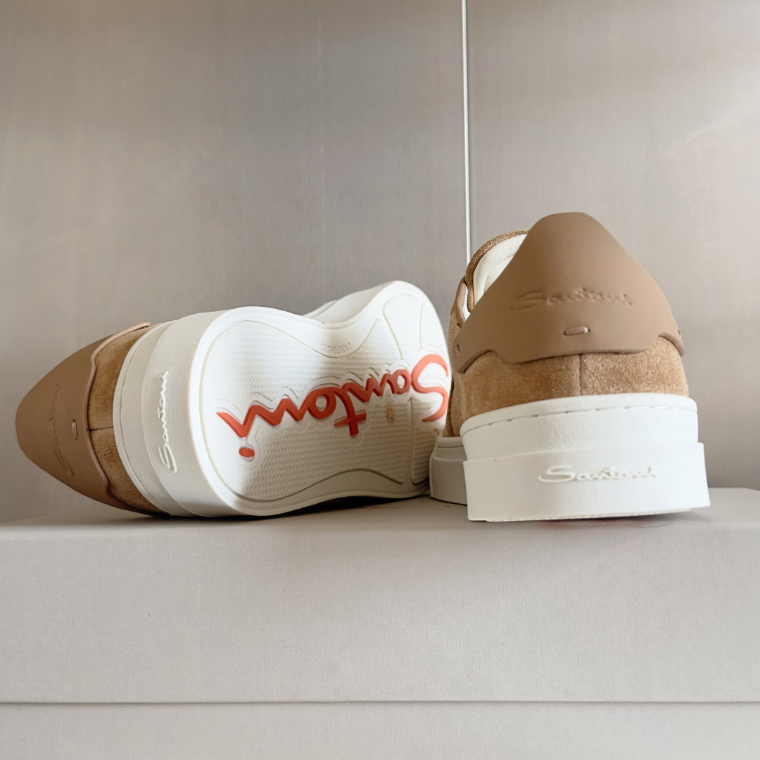 顶级版本：男款
Santoni 圣东尼 最新 黑白休闲 运动鞋 板鞋 小白鞋
原版购入开发 做货 从最深
