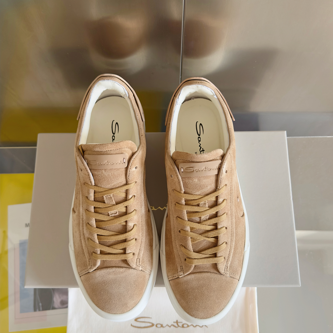 顶级版本：男款
Santoni 圣东尼 最新 黑白休闲 运动鞋 板鞋 小白鞋
原版购入开发 做货 从最深
