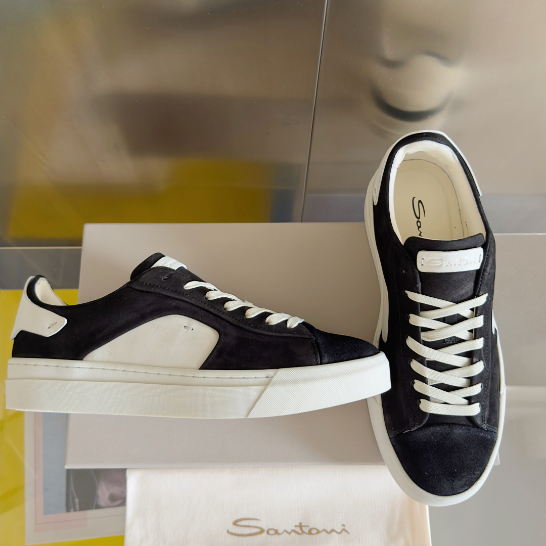 顶级版本：男款
Santoni 圣东尼 最新 黑白休闲 运动鞋 板鞋 小白鞋
原版购入开发 做货 从最深