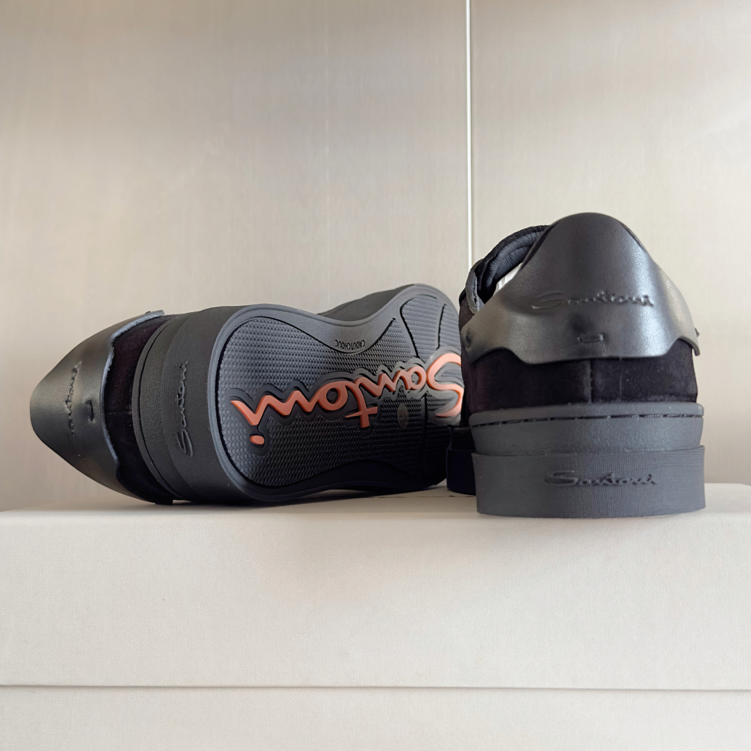 顶级版本：男款
Santoni 圣东尼 最新 黑白休闲 运动鞋 板鞋 小白鞋
原版购入开发 做货 从最深