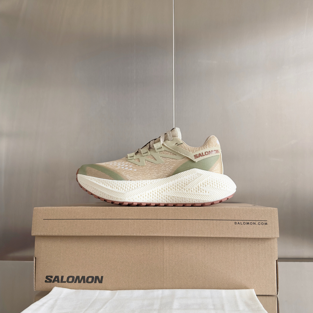 顶级版本:情侣款
Salomon 萨洛蒙Aero Glide 3代 超轻 户外 休闲 运动鞋 跑步鞋
約