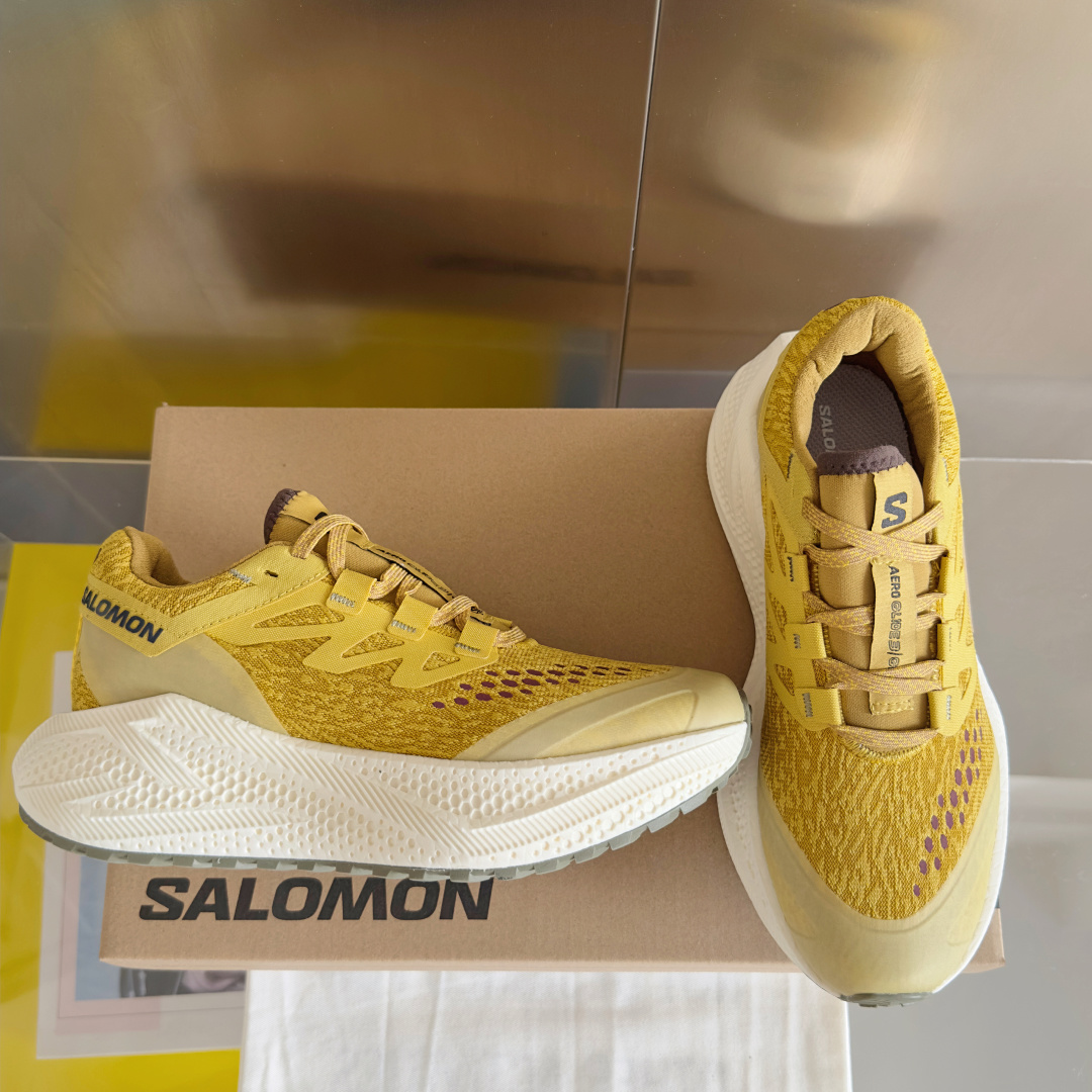 顶级版本:情侣款
Salomon 萨洛蒙Aero Glide 3代 超轻 户外 休闲 运动鞋 跑步鞋
約