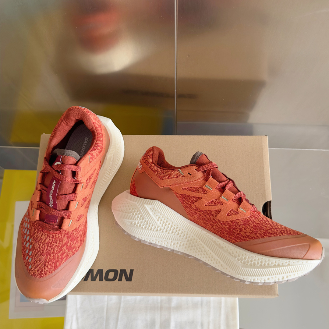 顶级版本:情侣款
Salomon 萨洛蒙Aero Glide 3代 超轻 户外 休闲 运动鞋 跑步鞋
約