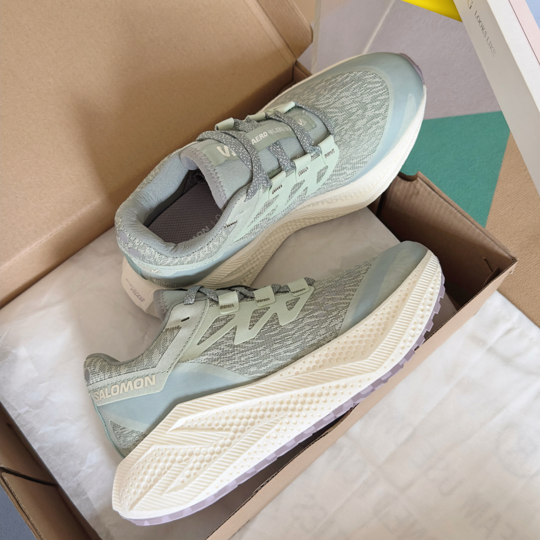 顶级版本:情侣款
Salomon 萨洛蒙Aero Glide 3代 超轻 户外 休闲 运动鞋 跑步鞋
約