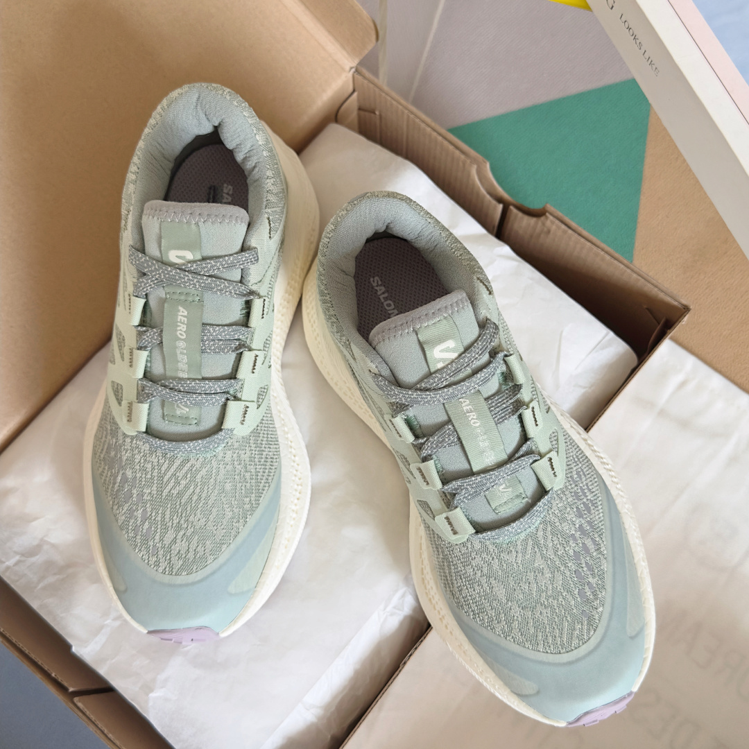 顶级版本:情侣款
Salomon 萨洛蒙Aero Glide 3代 超轻 户外 休闲 运动鞋 跑步鞋
約
