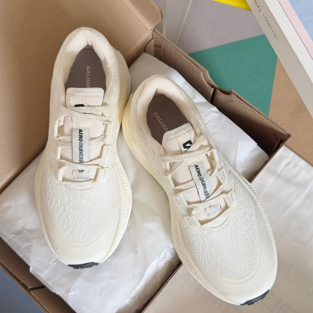 顶级版本:情侣款
Salomon 萨洛蒙Aero Glide 3代 超轻 户外 休闲 运动鞋 跑步鞋
約