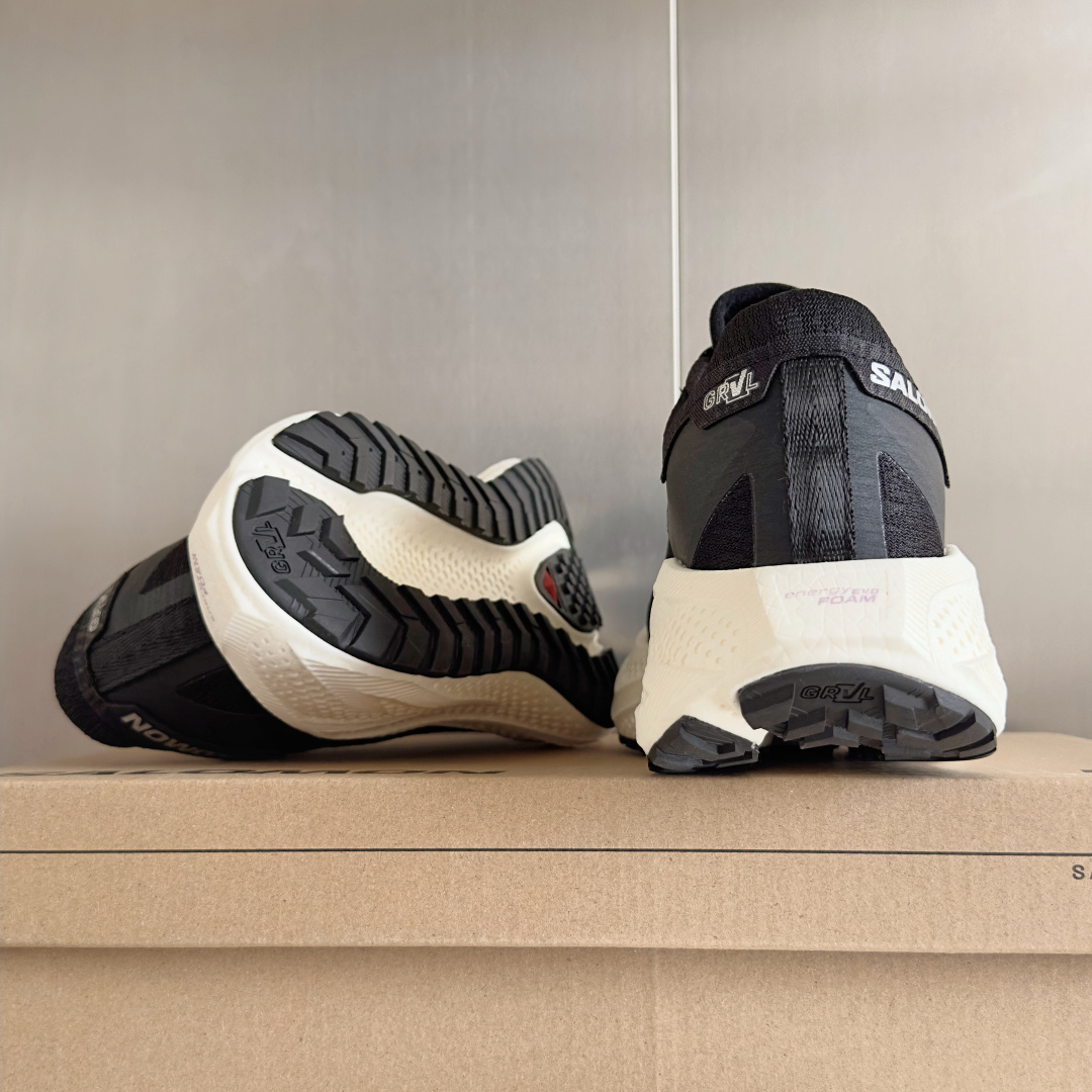 顶级版本:情侣款
Salomon 萨洛蒙Aero Glide 3代 超轻 户外 休闲 运动鞋 跑步鞋
約