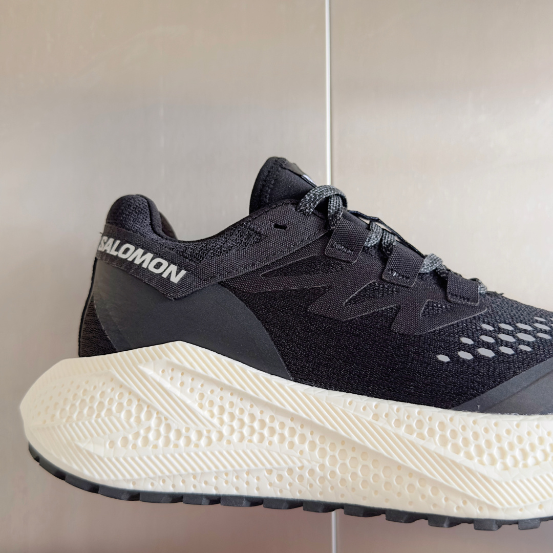 顶级版本:情侣款
Salomon 萨洛蒙Aero Glide 3代 超轻 户外 休闲 运动鞋 跑步鞋
約