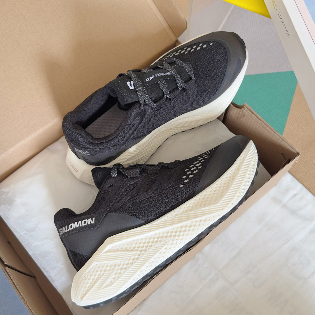 顶级版本:情侣款
Salomon 萨洛蒙Aero Glide 3代 超轻 户外 休闲 运动鞋 跑步鞋
約