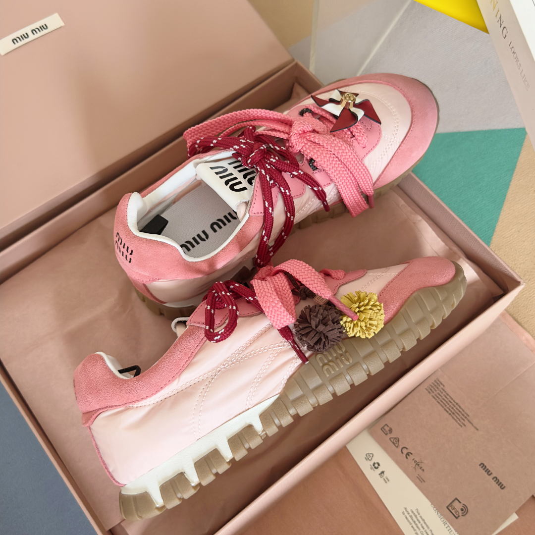 顶级版本：女款【无饰品-20】
MiuMiu缪缪 最新Tyre系列 休闲 运动鞋 德训鞋 饼干鞋
原版购