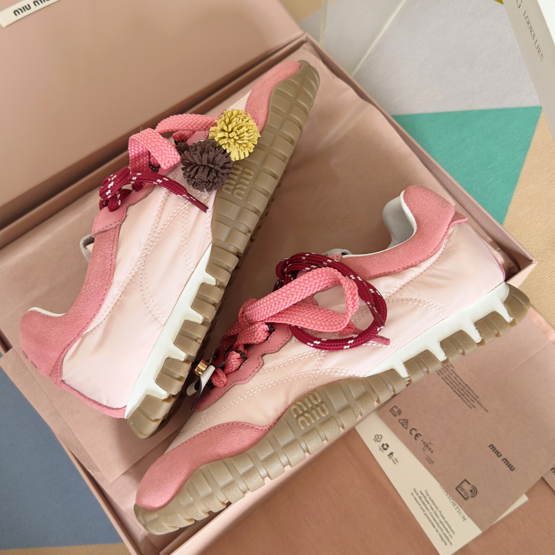 顶级版本：女款【无饰品-20】
MiuMiu缪缪 最新Tyre系列 休闲 运动鞋 德训鞋 饼干鞋
原版购