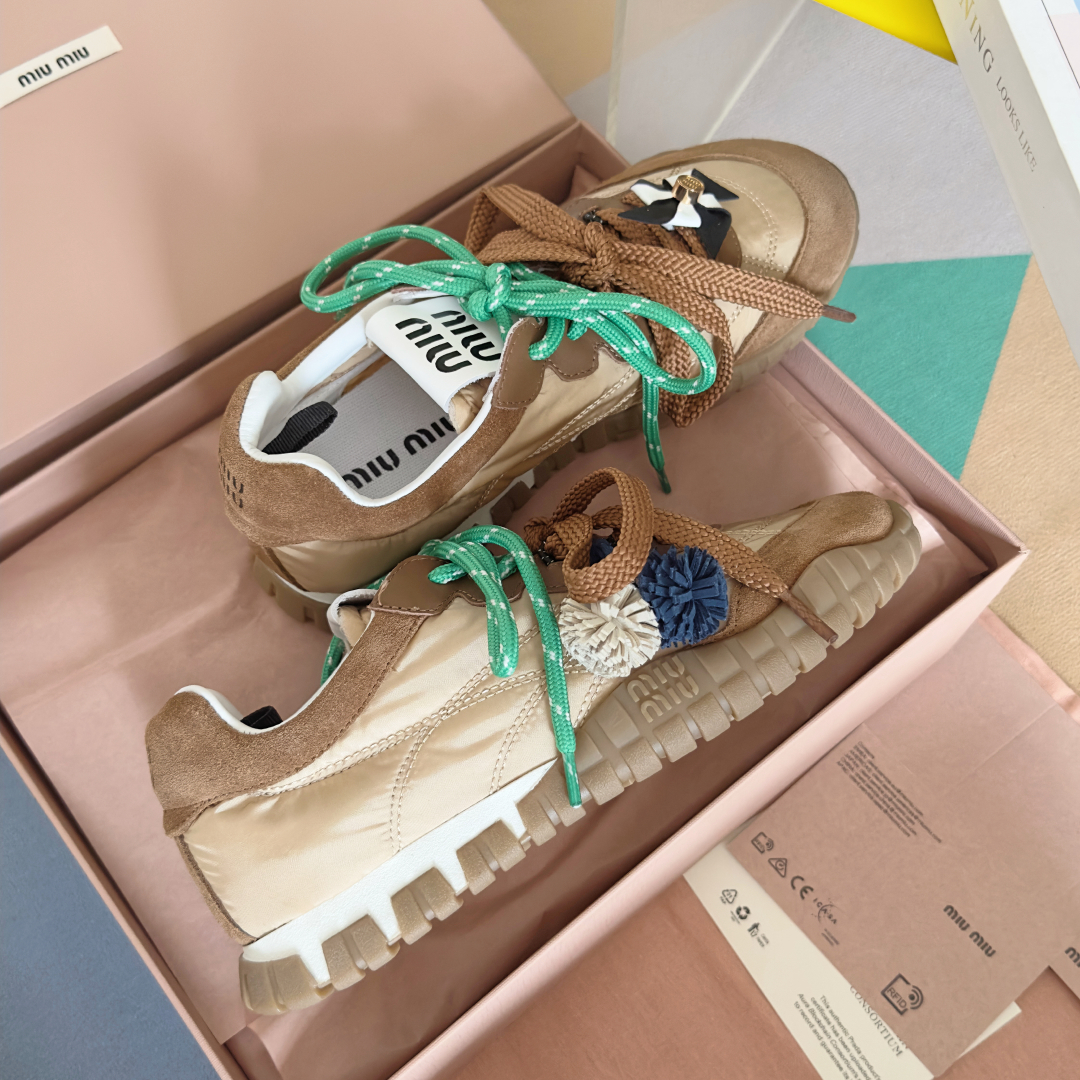 顶级版本：女款【无饰品-20】
MiuMiu缪缪 最新Tyre系列 休闲 运动鞋 德训鞋 饼干鞋
原版购