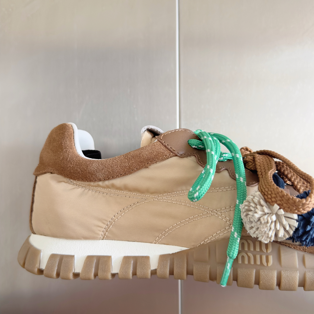 顶级版本：女款【无饰品-20】
MiuMiu缪缪 最新Tyre系列 休闲 运动鞋 德训鞋 饼干鞋
原版购