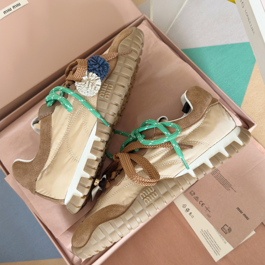 顶级版本：女款【无饰品-20】
MiuMiu缪缪 最新Tyre系列 休闲 运动鞋 德训鞋 饼干鞋
原版购