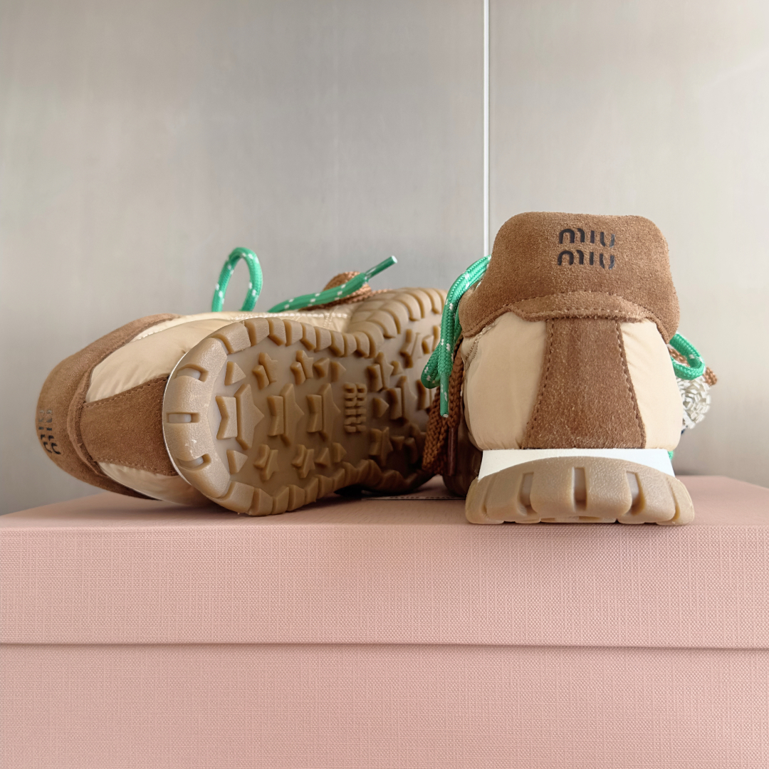 顶级版本：女款【无饰品-20】
MiuMiu缪缪 最新Tyre系列 休闲 运动鞋 德训鞋 饼干鞋
原版购
