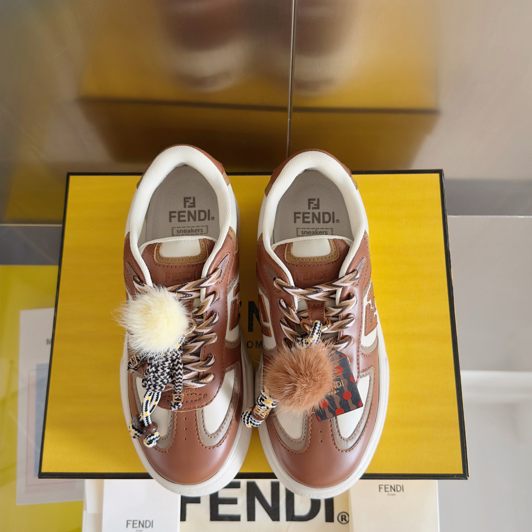 顶级版本:女款
Fendi芬迪 厚底match系列 小玩偶 休闲 运动鞋
原版购入开发 做货 原版购入开
