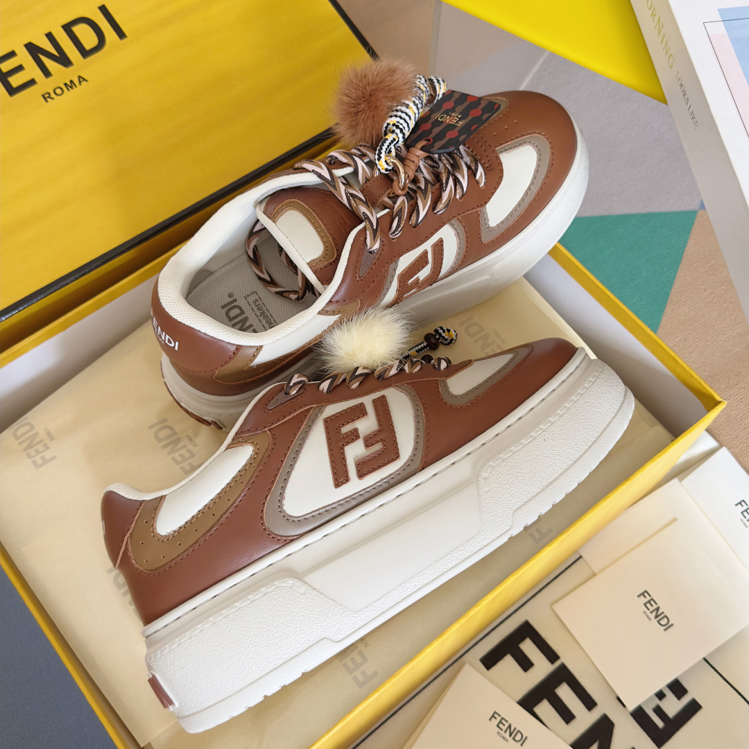 顶级版本:女款
Fendi芬迪 厚底match系列 小玩偶 休闲 运动鞋
原版购入开发 做货 原版购入开