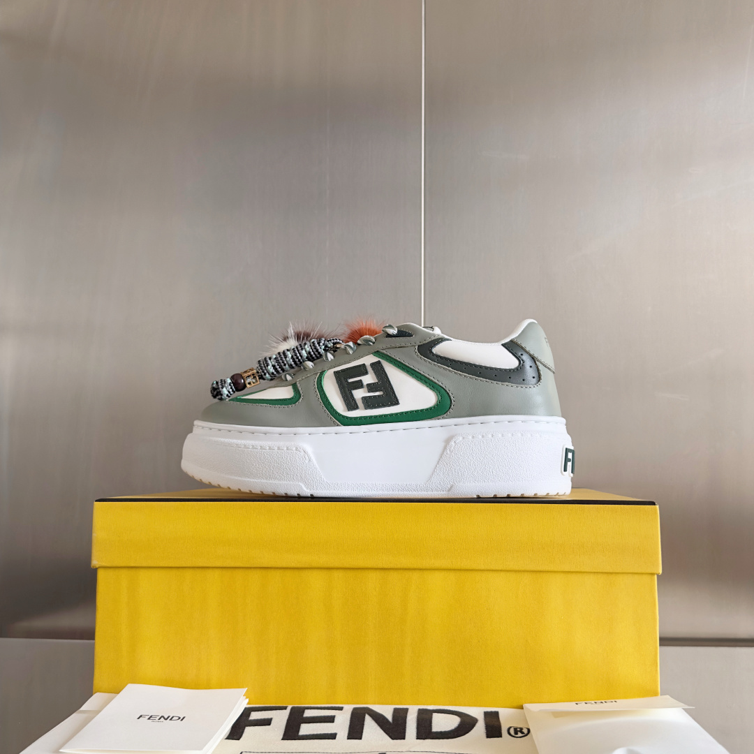 顶级版本:女款
Fendi芬迪 厚底match系列 小玩偶 休闲 运动鞋
原版购入开发 做货 原版购入开