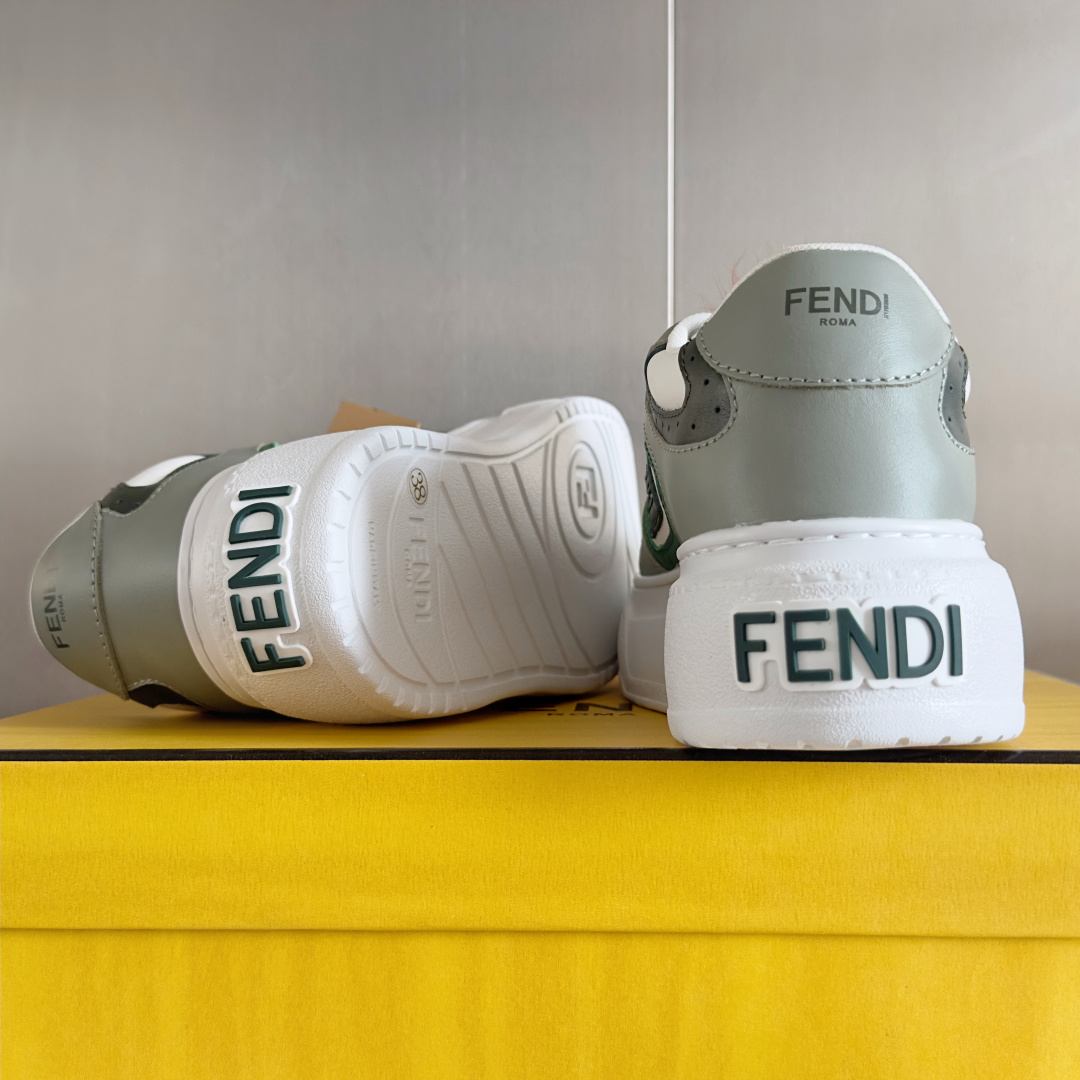 顶级版本:女款
Fendi芬迪 厚底match系列 小玩偶 休闲 运动鞋
原版购入开发 做货 原版购入开