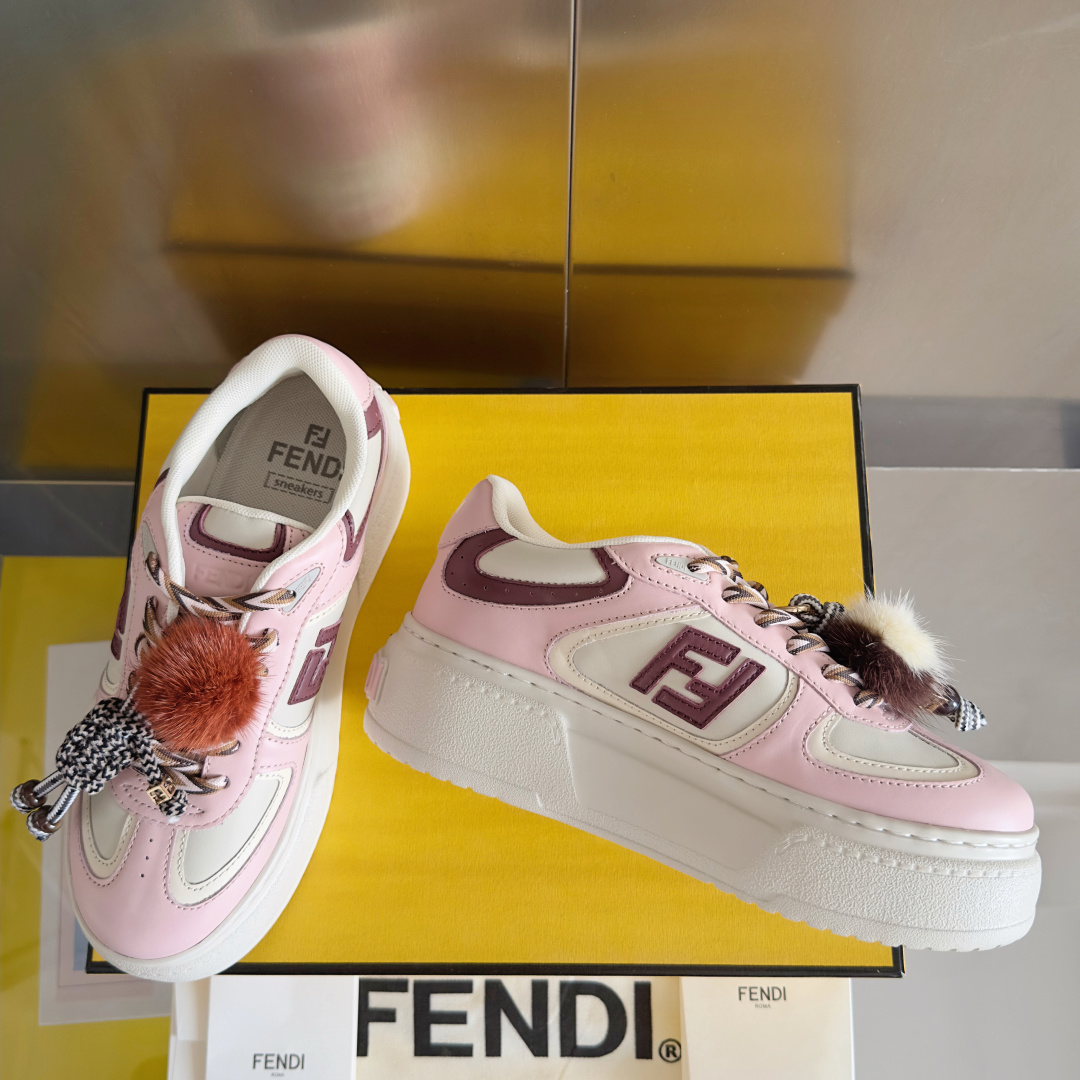 顶级版本:女款
Fendi芬迪 厚底match系列 小玩偶 休闲 运动鞋
原版购入开发 做货 原版购入开