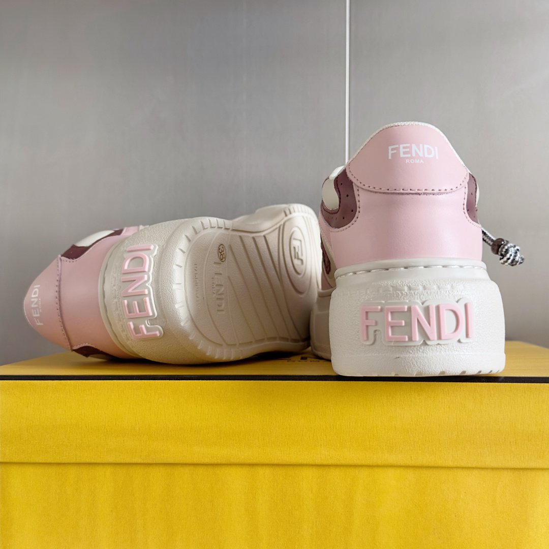顶级版本:女款
Fendi芬迪 厚底match系列 小玩偶 休闲 运动鞋
原版购入开发 做货 原版购入开