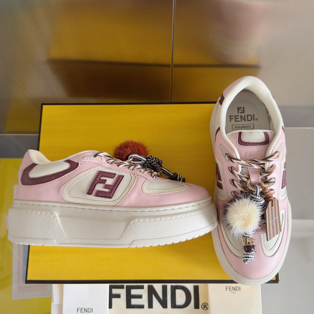 顶级版本:女款
Fendi芬迪 厚底match系列 小玩偶 休闲 运动鞋
原版购入开发 做货 原版购入开