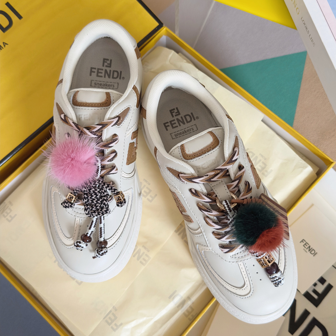顶级版本:女款
Fendi芬迪 厚底match系列 小玩偶 休闲 运动鞋
原版购入开发 做货 原版购入开