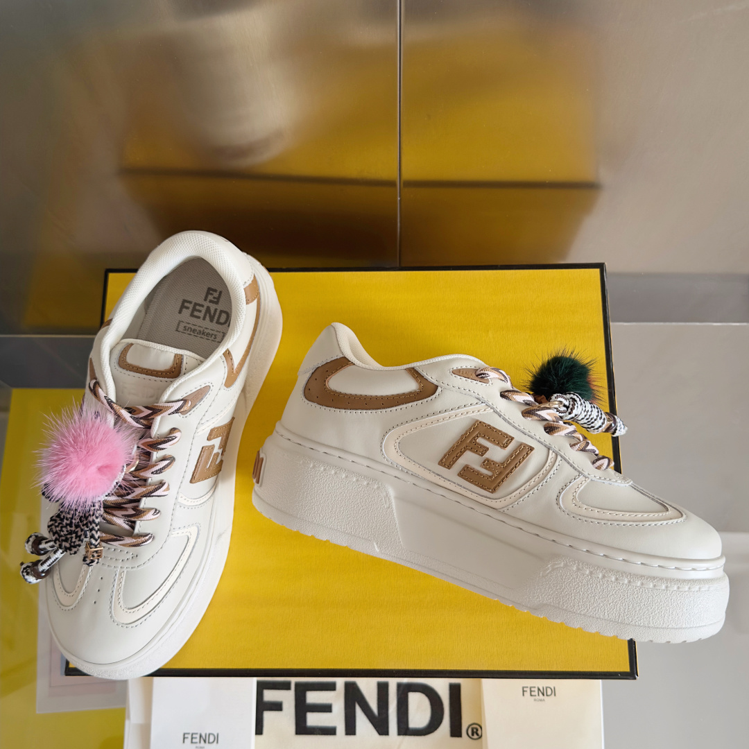 顶级版本:女款
Fendi芬迪 厚底match系列 小玩偶 休闲 运动鞋
原版购入开发 做货 原版购入开