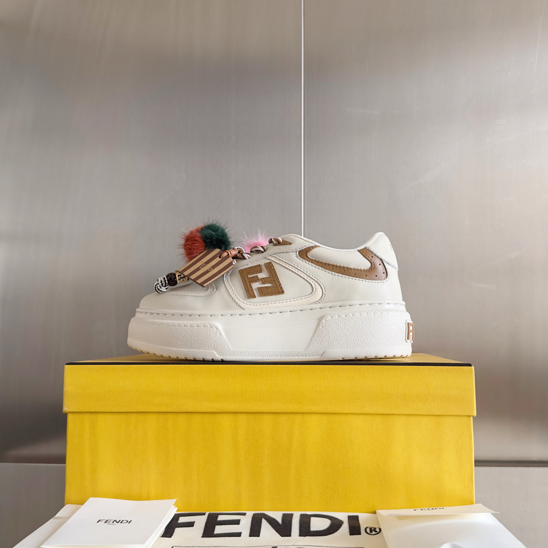 顶级版本:女款
Fendi芬迪 厚底match系列 小玩偶 休闲 运动鞋
原版购入开发 做货 原版购入开
