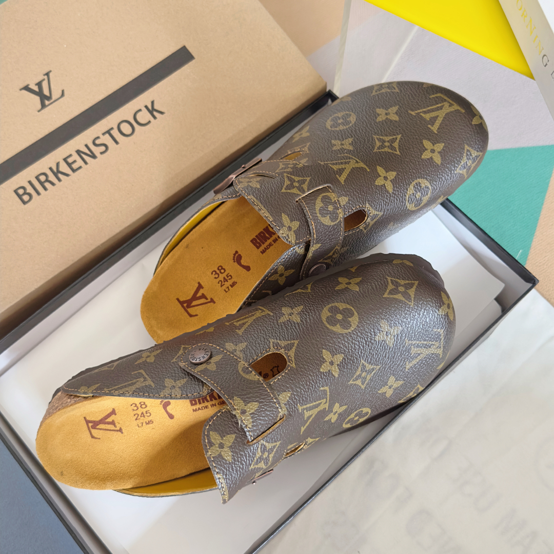 顶级版本：情侣款男士+10
Birkenstock x 联名Lv 情侣款 勃肯鞋 休闲 爆头 拖鞋
Bi