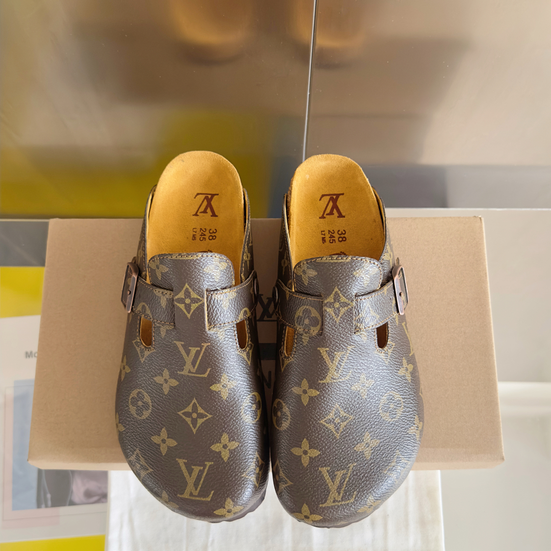 顶级版本：情侣款男士+10
Birkenstock x 联名Lv 情侣款 勃肯鞋 休闲 爆头 拖鞋
Bi