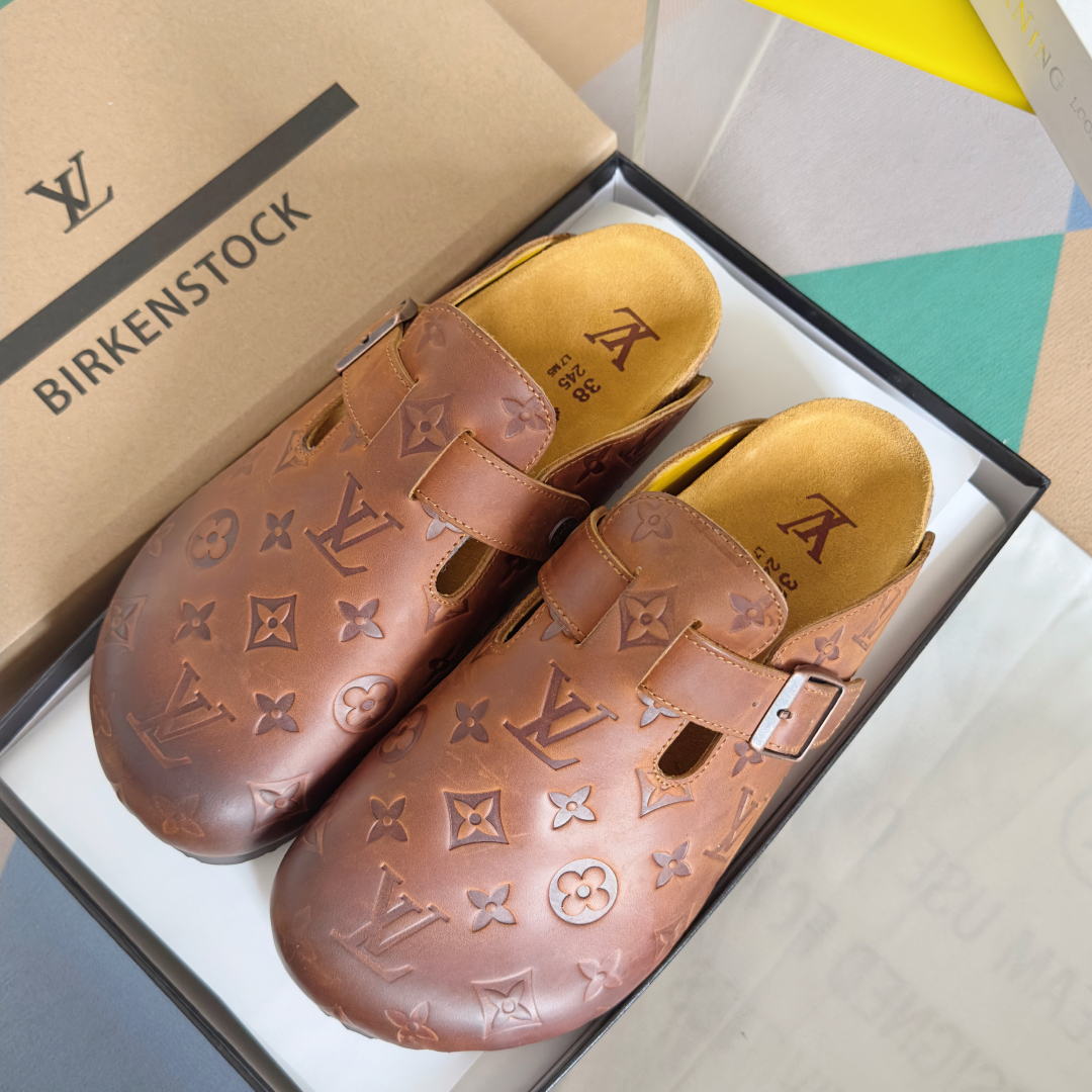 顶级版本：情侣款男士+10
Birkenstock x 联名Lv 情侣款 勃肯鞋 休闲 爆头 拖鞋
Bi