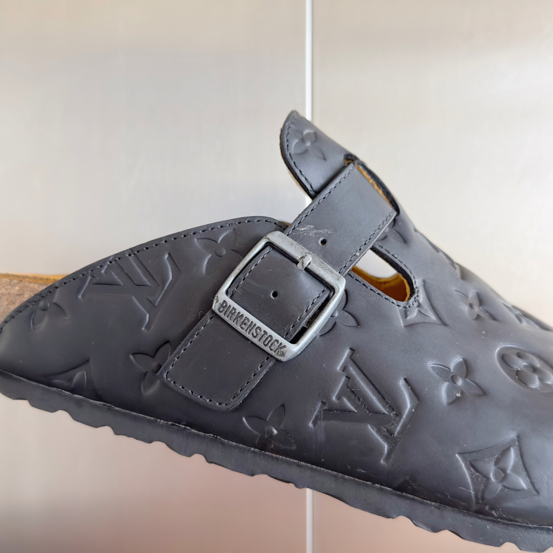 顶级版本：情侣款男士+10
Birkenstock x 联名Lv 情侣款 勃肯鞋 休闲 爆头 拖鞋
Bi