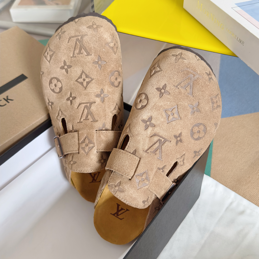 顶级版本：情侣款男士+10
Birkenstock x 联名Lv 情侣款 勃肯鞋 休闲 爆头 拖鞋
Bi