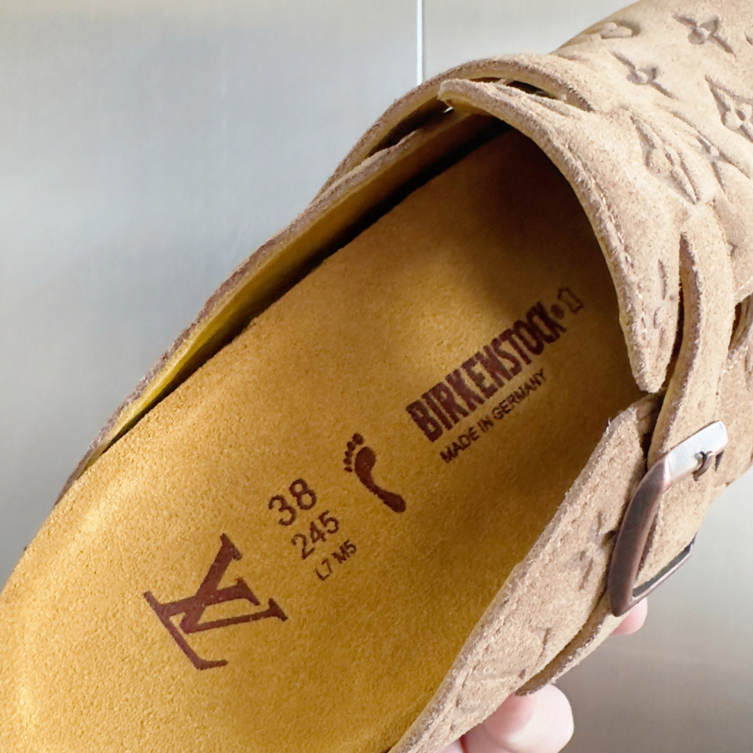 顶级版本：情侣款男士+10
Birkenstock x 联名Lv 情侣款 勃肯鞋 休闲 爆头 拖鞋
Bi