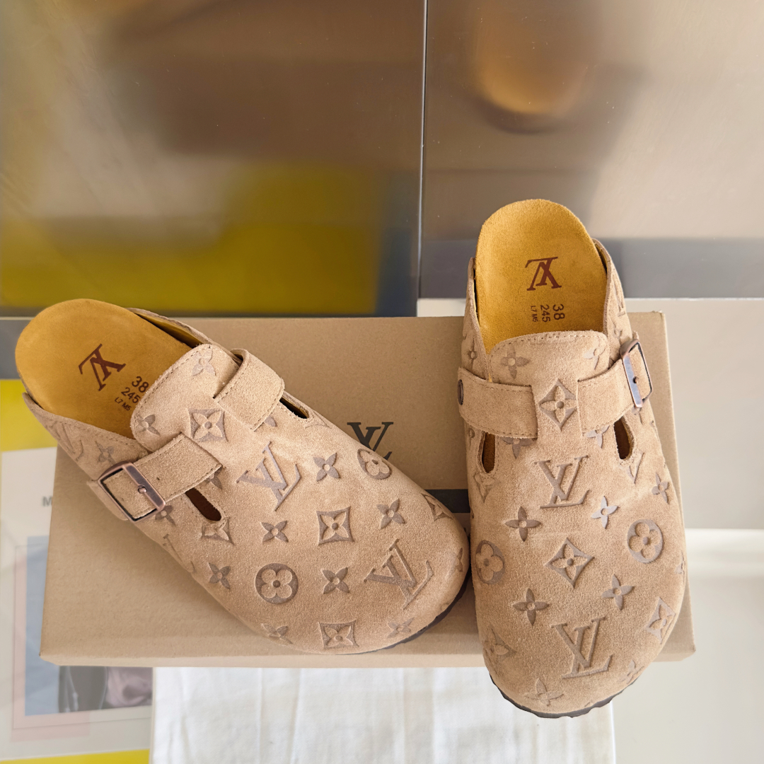 顶级版本：情侣款男士+10
Birkenstock x 联名Lv 情侣款 勃肯鞋 休闲 爆头 拖鞋
Bi
