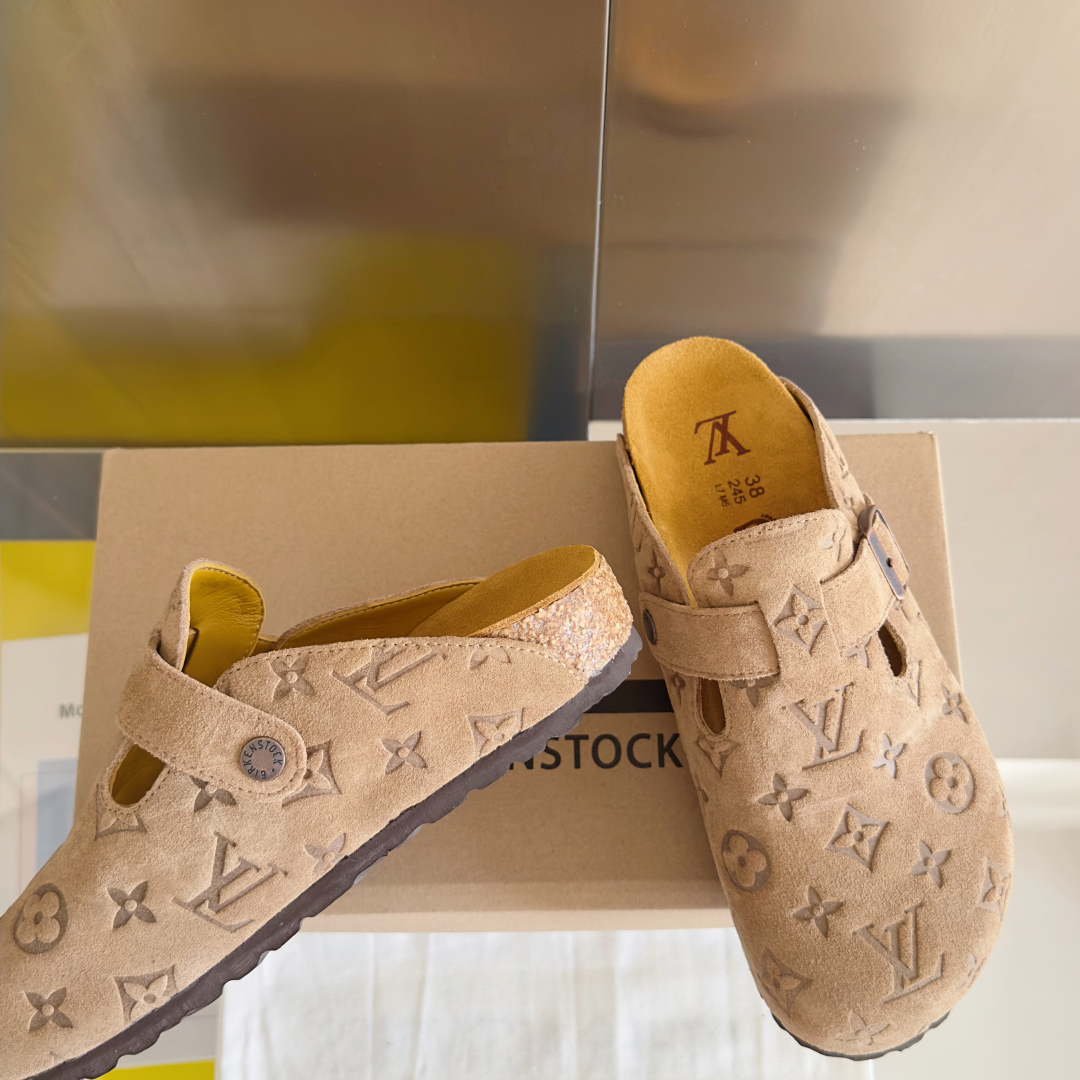 顶级版本：情侣款男士+10
Birkenstock x 联名Lv 情侣款 勃肯鞋 休闲 爆头 拖鞋
Bi