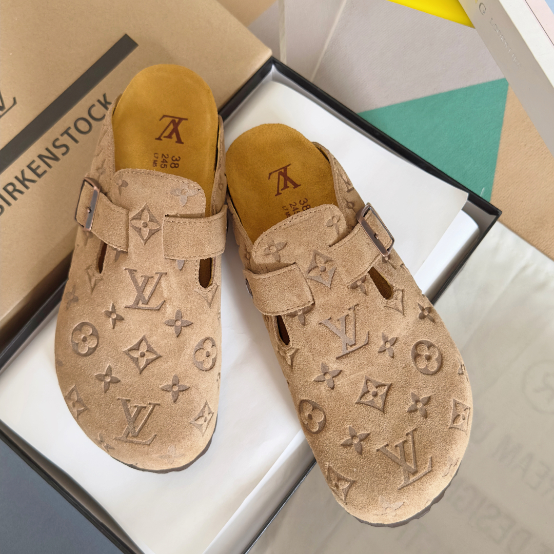 顶级版本：情侣款男士+10
Birkenstock x 联名Lv 情侣款 勃肯鞋 休闲 爆头 拖鞋
Bi