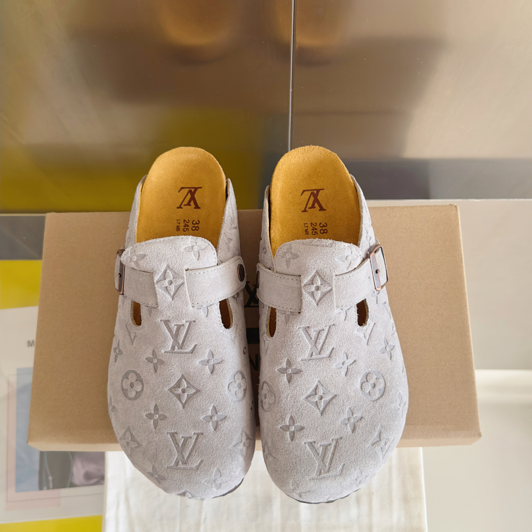 顶级版本：情侣款男士+10
Birkenstock x 联名Lv 情侣款 勃肯鞋 休闲 爆头 拖鞋
Bi