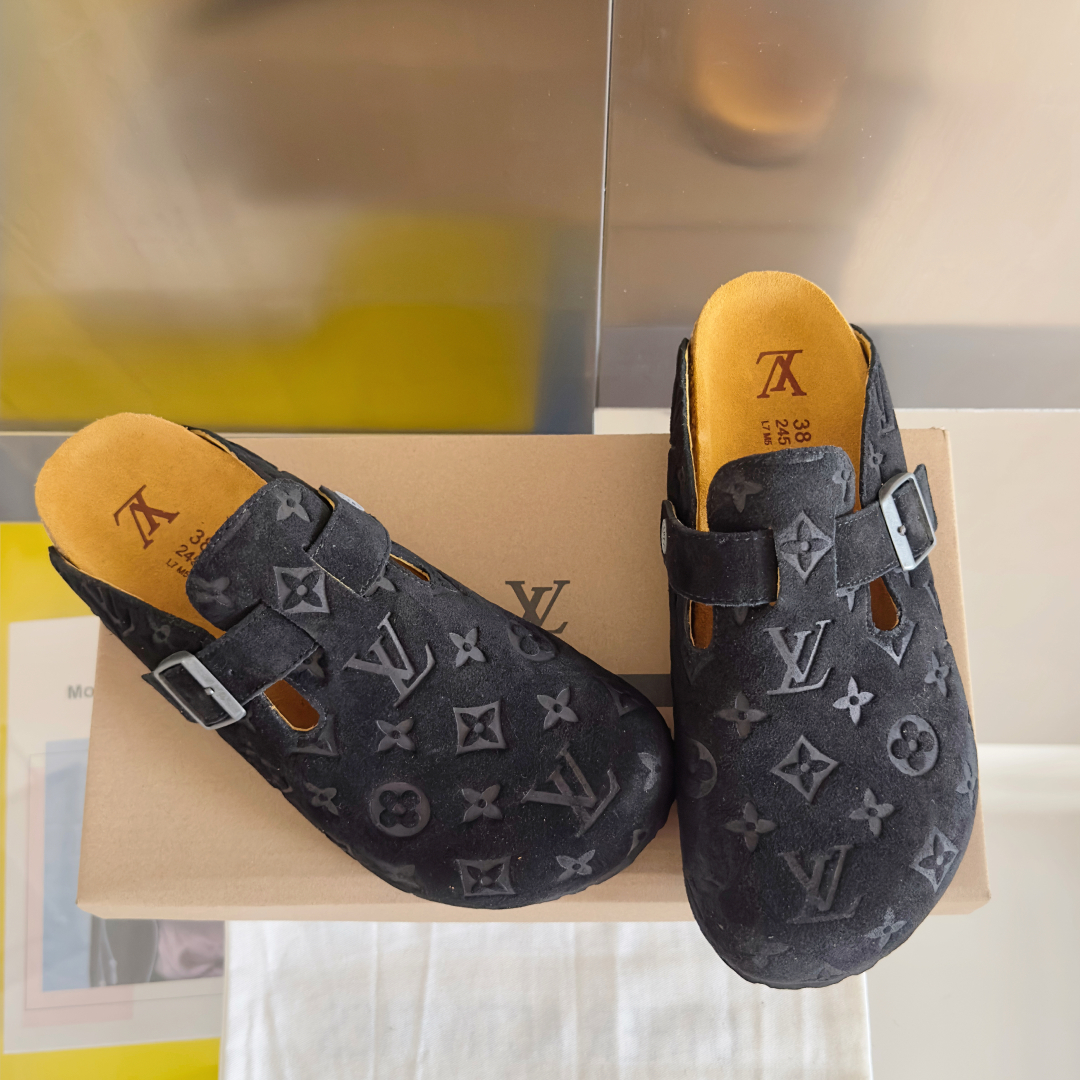顶级版本：情侣款男士+10
Birkenstock x 联名Lv 情侣款 勃肯鞋 休闲 爆头 拖鞋
Bi