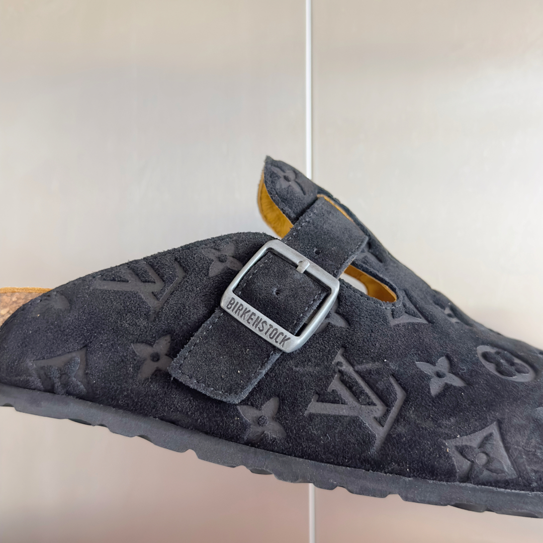 顶级版本：情侣款男士+10
Birkenstock x 联名Lv 情侣款 勃肯鞋 休闲 爆头 拖鞋
Bi