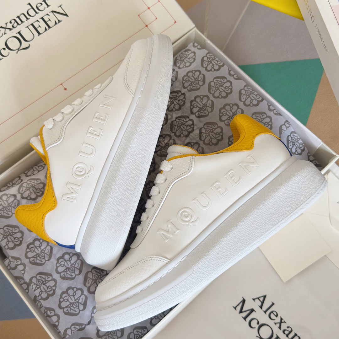 顶级版本：情侣款
ALEXANDER MCQUEEN/亚历山大·麦昆 情侣款 休闲运动鞋 小白鞋
原版购