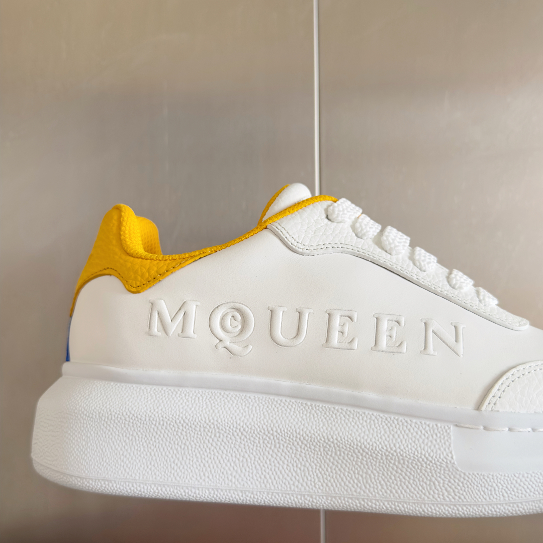 顶级版本：情侣款
ALEXANDER MCQUEEN/亚历山大·麦昆 情侣款 休闲运动鞋 小白鞋
原版购