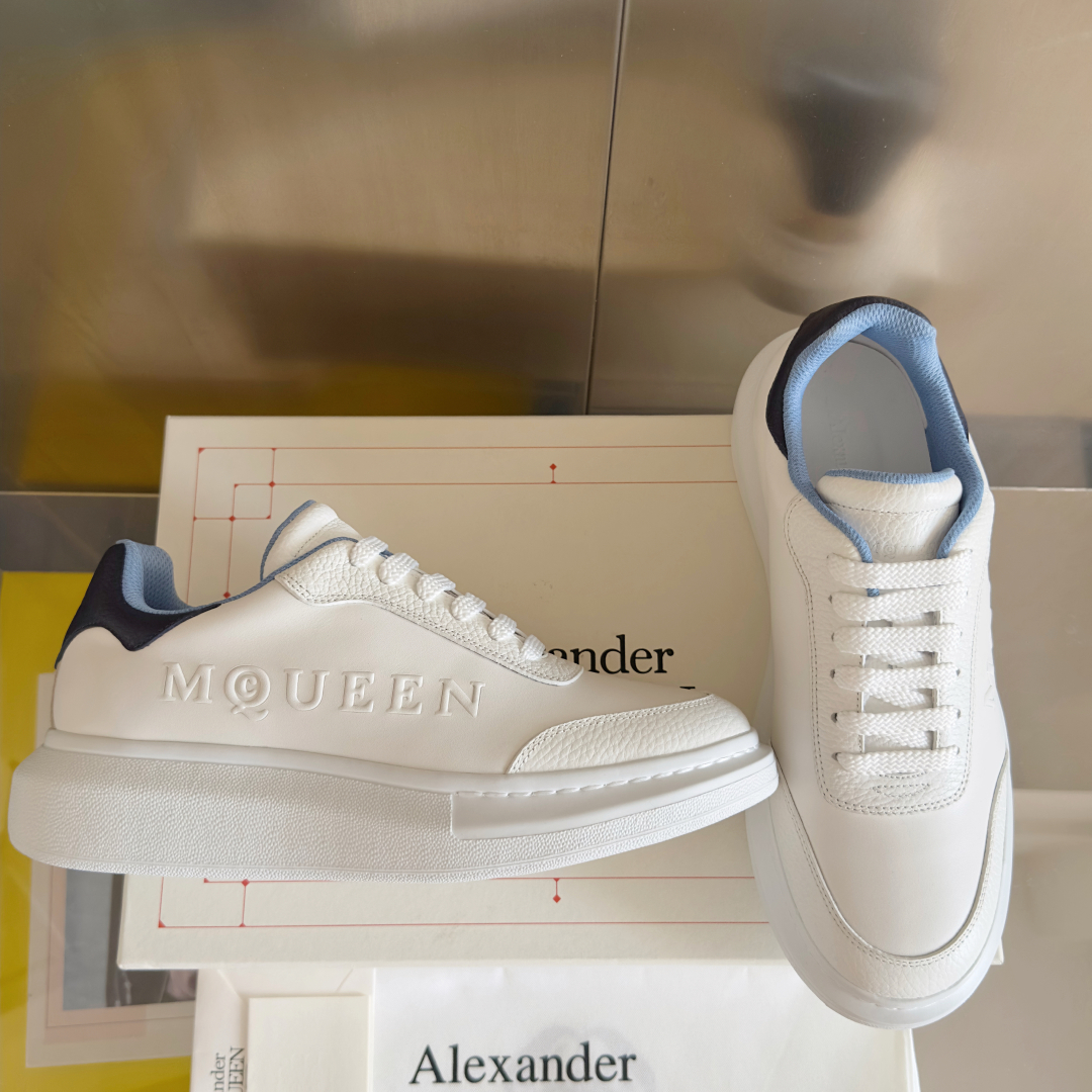 顶级版本：情侣款
ALEXANDER MCQUEEN/亚历山大·麦昆 情侣款 休闲运动鞋 小白鞋
原版购