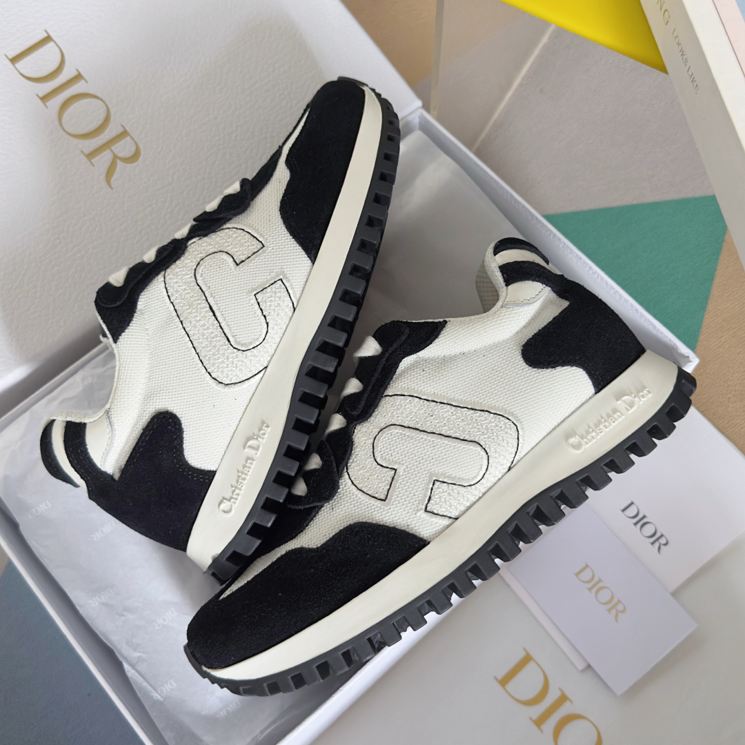 顶级版本:情侣款
Dior迪奥C'est系列 情侣款 厚底 休闲运动鞋
原版购入开发 做货 这款 C'e