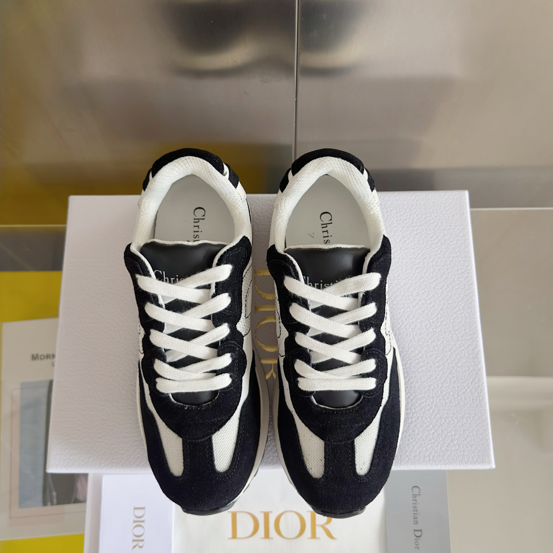 顶级版本:情侣款
Dior迪奥C'est系列 情侣款 厚底 休闲运动鞋
原版购入开发 做货 这款 C'e