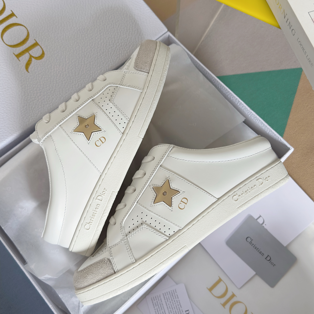 顶级版本：女款
Dior 迪奥D家最新配色 Star 系列 休闲 运动鞋 小白鞋 板鞋
原版购入开发 做