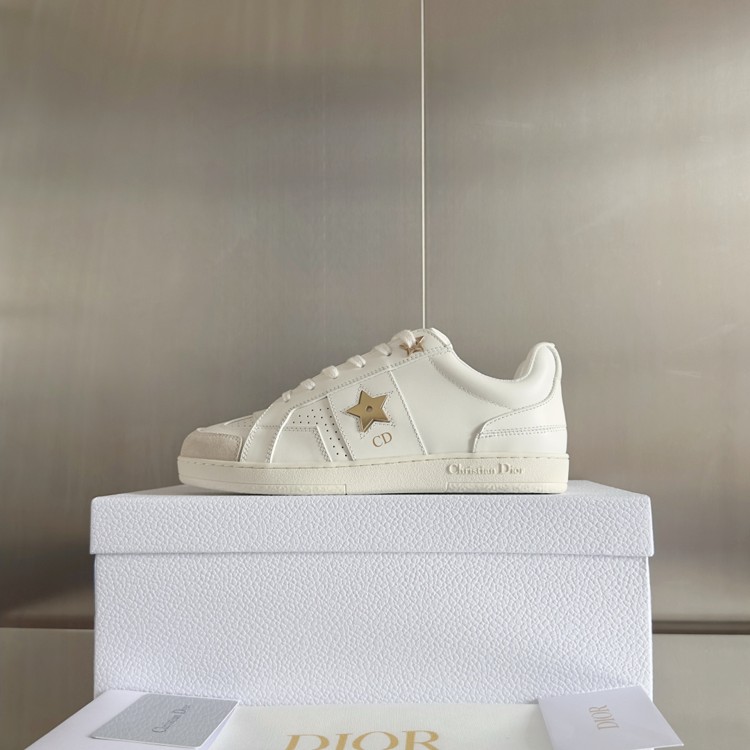 顶级版本:女款
Dior 迪奥D家最新配色 Star 系列 休闲 运动鞋 小白鞋 板鞋
原版购入开发 做